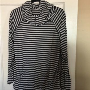 GapFit Lightweight Pullover Hoodie